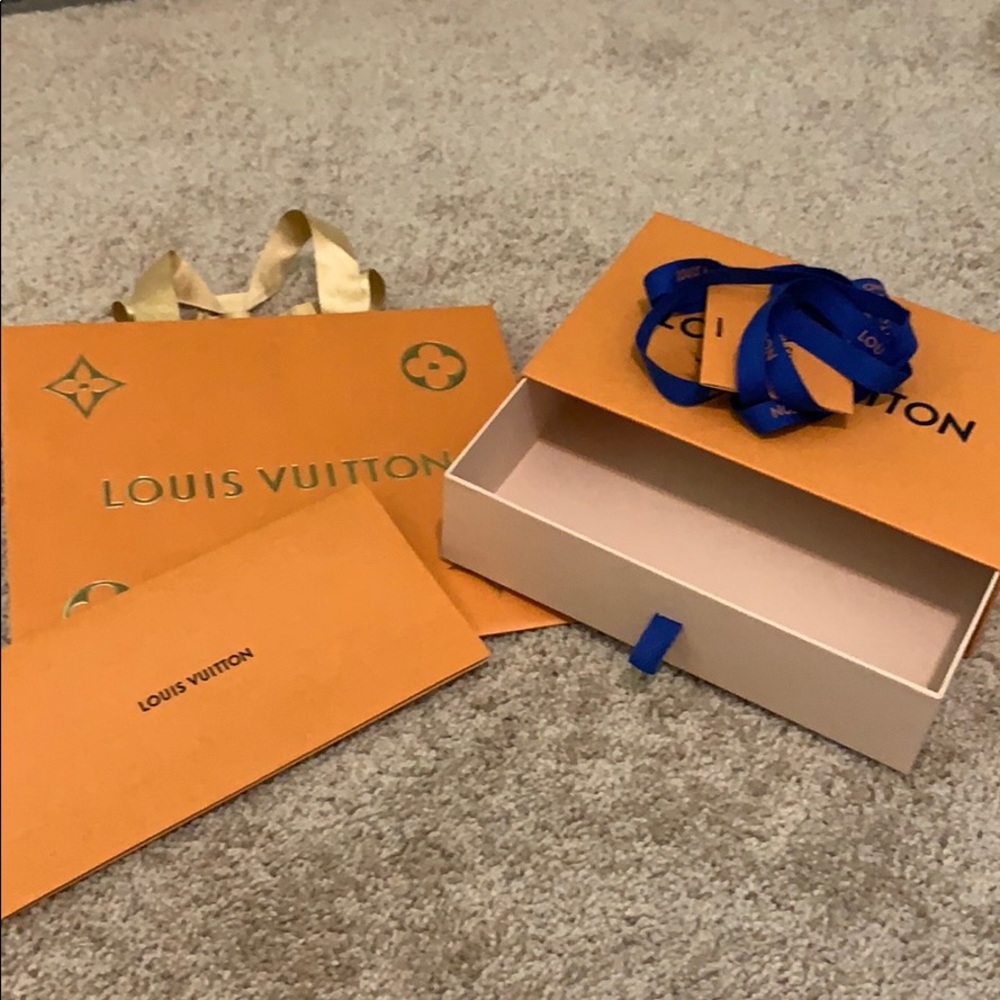 Full set LV packaging